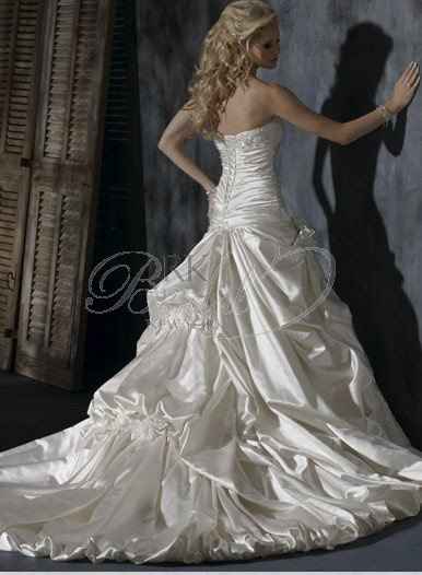 Show me your bridesmaid dresses with your wedding dress!