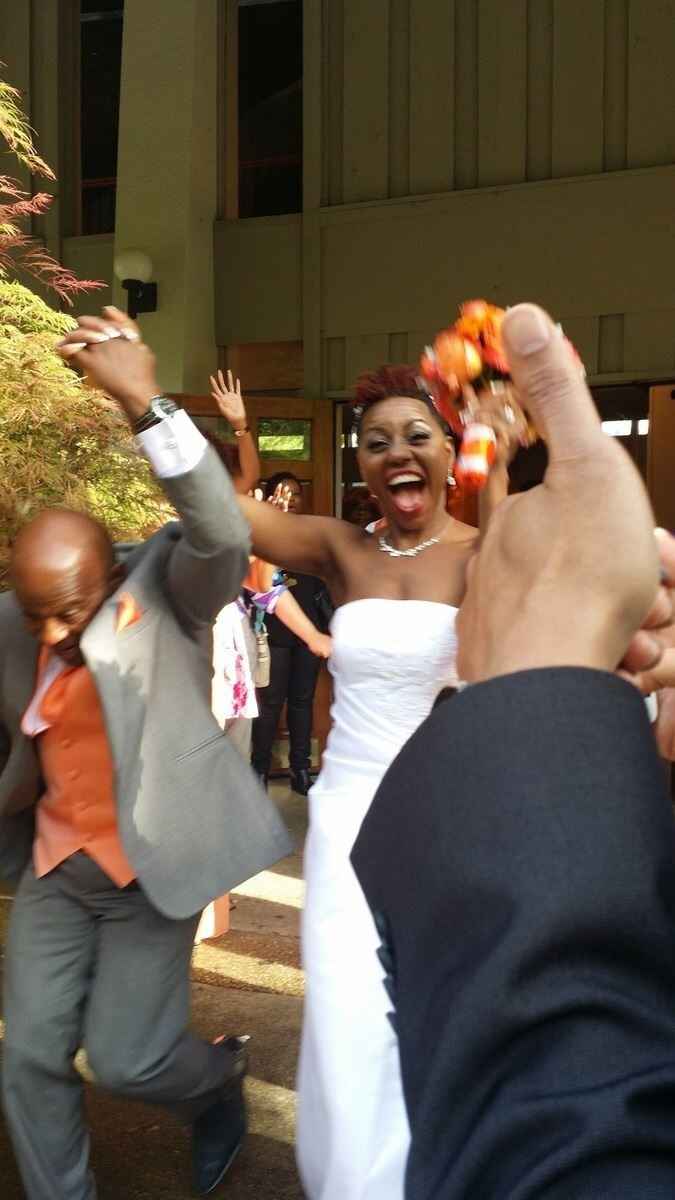 Back and MARRIED!! BAM!!