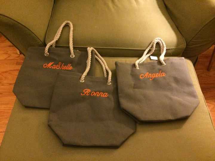 My BM giftbags came in!  The Knot...