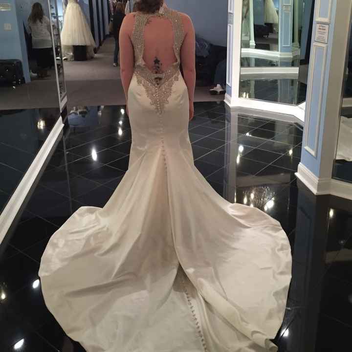 Dress. Veil or no veil?