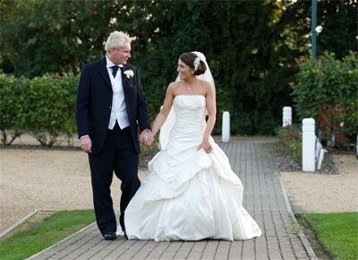 Side bun with a veil?