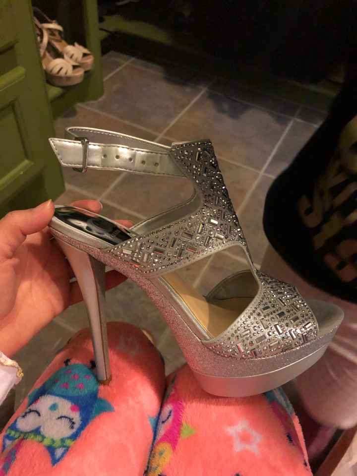 Let me see your shoes! - 1