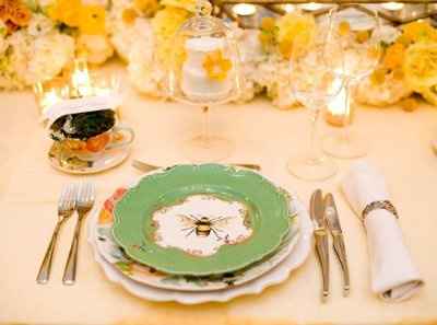 Centerpiece ideas for bumble bee themed wedding