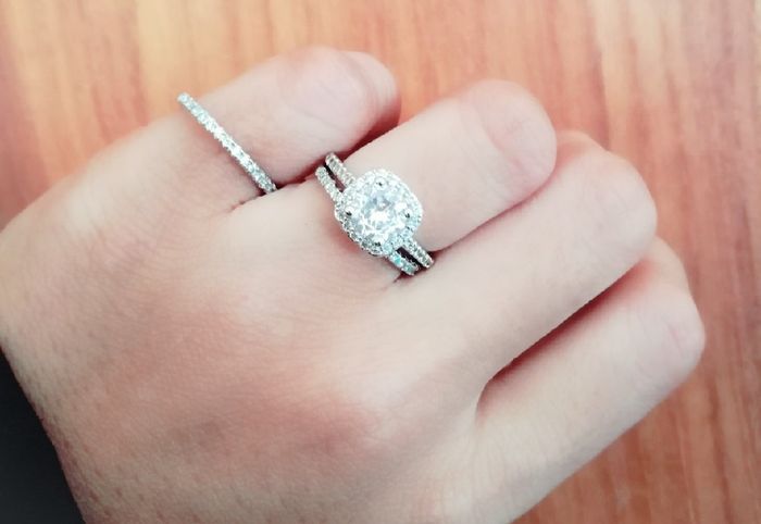 What shape is your engagement ring? 💍 6