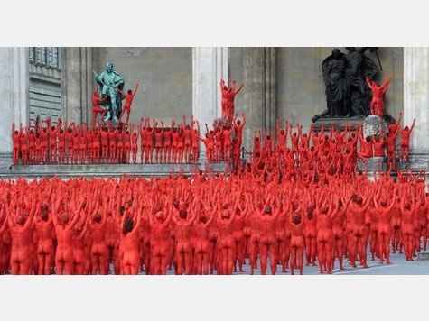 NWR- At approx 3am this morning while I was asleep there were 1700 naked people 10 minutes from my h