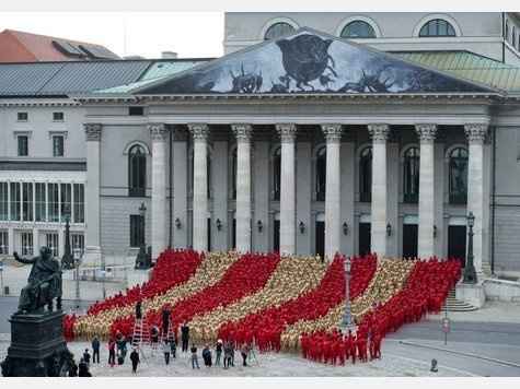 NWR- At approx 3am this morning while I was asleep there were 1700 naked people 10 minutes from my h