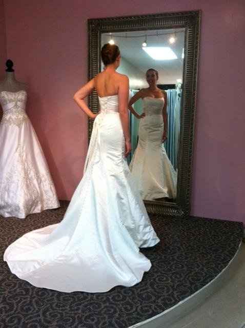 I'm backkkk....and...I bought a DRESS!!!!! **dress and make up trial pics**