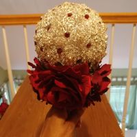 diy Brooch Bride and Bridesmaids Bouquets - 2