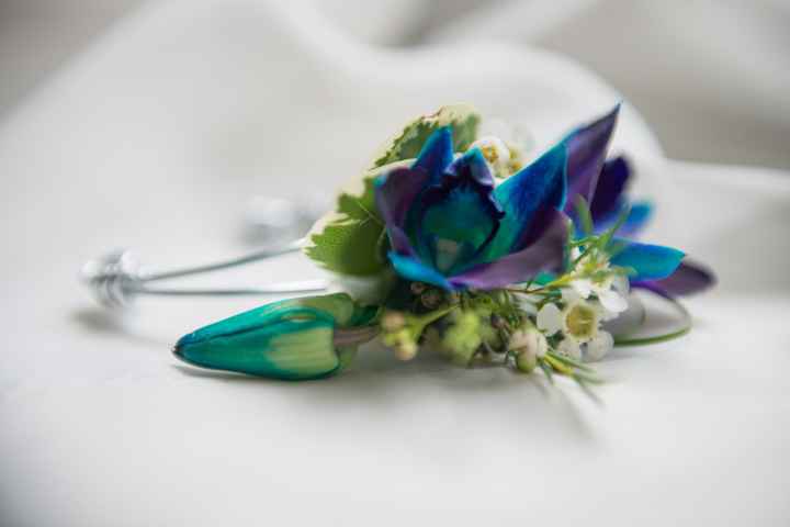 corsages? Mussy Tussy? What are your MOB and MOG's flowers