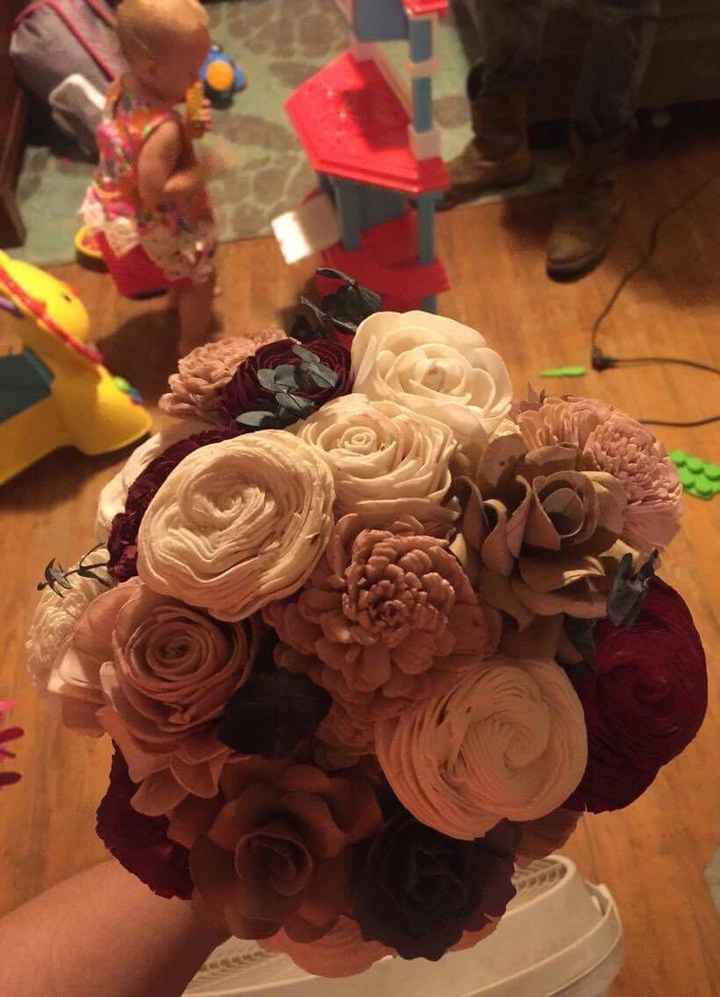 Show me your flowerless/artificial/silk/paper flower bouquets and centerpieces