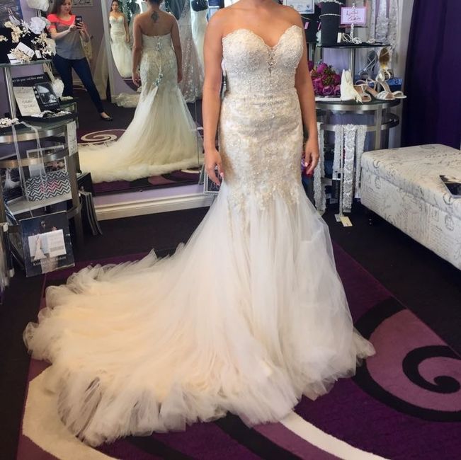 I wanna see your wedding dress!
