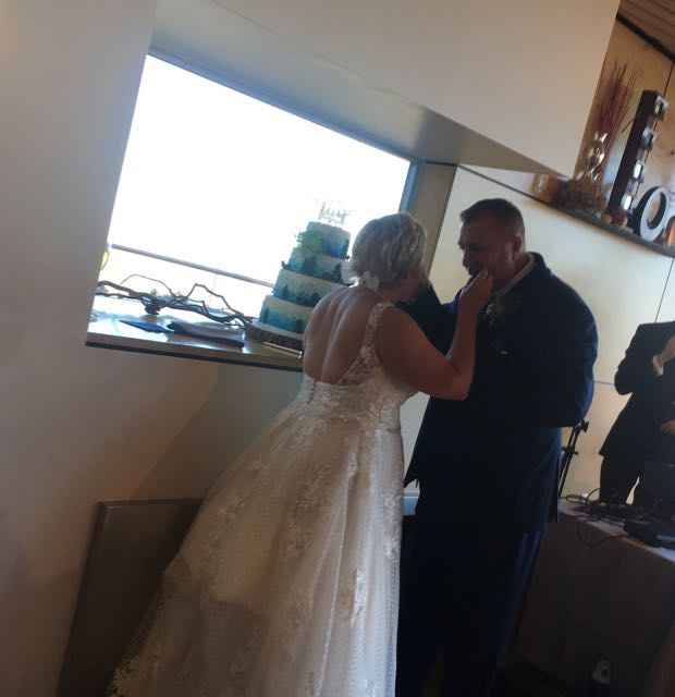 Where are all my “thicker” brides at? - 2