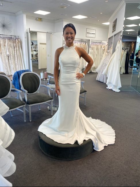 Is a halter wedding dress uncomfortable? 1