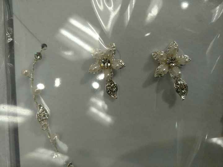 David's Bridal necklace and earrings set