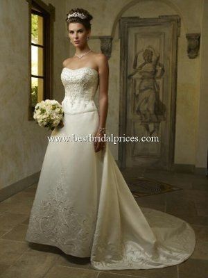 Love Dresses!! Any Alfred Angelo Brides? Everyone else feel free to share urs & who Designed it!!