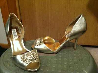 May brides are your ready!!!!! Show me what your working with dress, shoes, cake, ect...