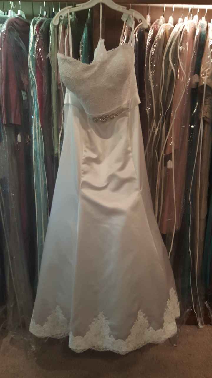 Who designed your dress?