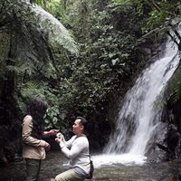 Post a photo of your fiance proposing!