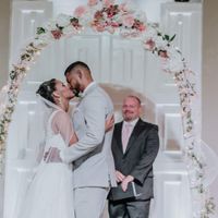 First kiss as husband and wife - 1