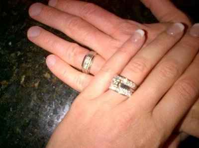 Alright ladies! Let's see those gorgeous rings...