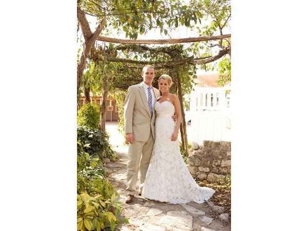 Sweetheart neckline vs. no sweetheart neckline **PICS INCLUDED**