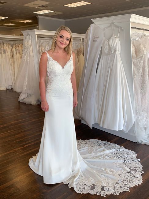 Who's going wedding dress shopping with you? 1
