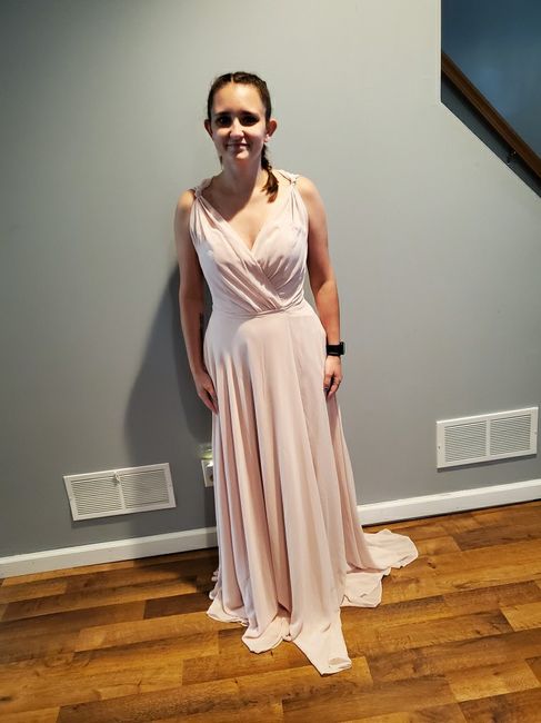 Bridesmaids in different dresses 3