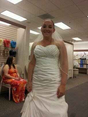 Show us your wedding dress!!!!!!