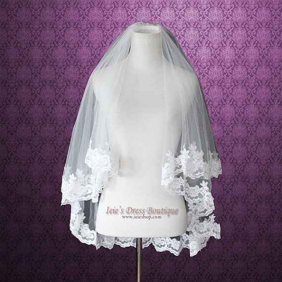Do you like this veil with my dress?
