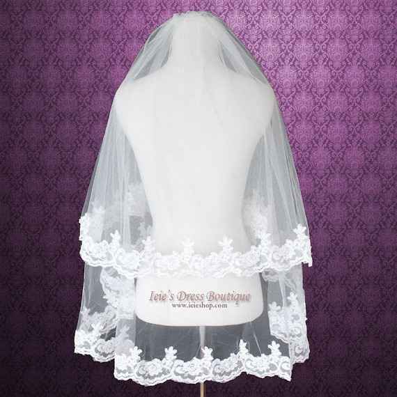 Do you like this veil with my dress?