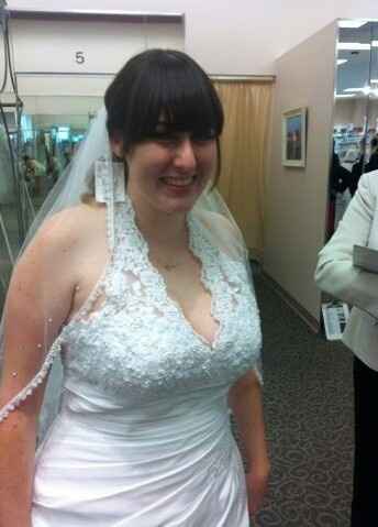 Do you like this veil with my dress?