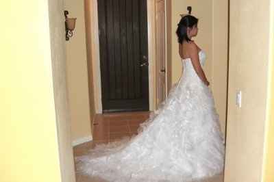 FOR SALE-NEW Wedding Dress DB/Monique Luo CH515 Size 8