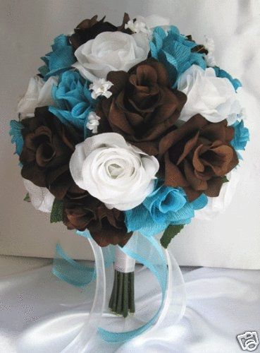 Cascading Bouquet vs Round? pics included