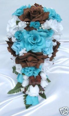 Cascading Bouquet vs Round? pics included