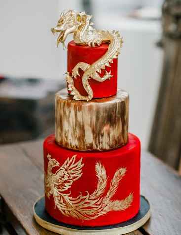Unusual cultural cake design