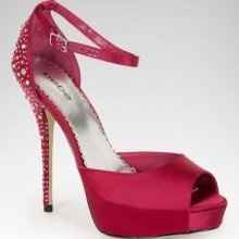 On a brighter note this week, I finally bought my wedding shoes! *pic*