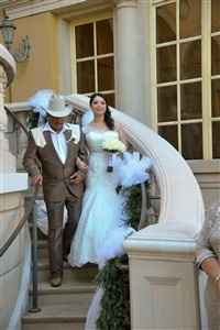 Cant' believe I'm saying this... BACK AND MARRIED!!! with pro pics!