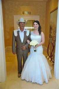 Cant' believe I'm saying this... BACK AND MARRIED!!! with pro pics!