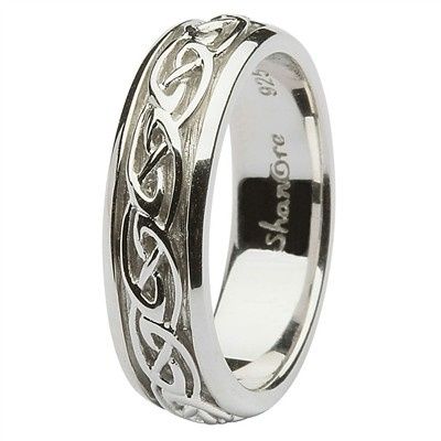Show me your wedding band!