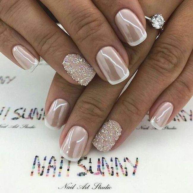 How are you doing your nails? - 1