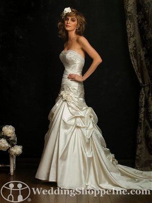 Anyone worried they wont be able to dance in their dress?!?!