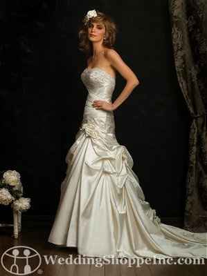 Anyone worried they wont be able to dance in their dress?!?!