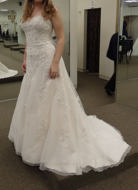 I looove dress threads! Are you rocking white?