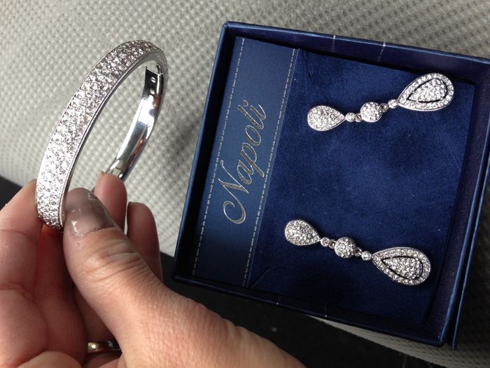 NECKLACE OR NO NECKLACE?!