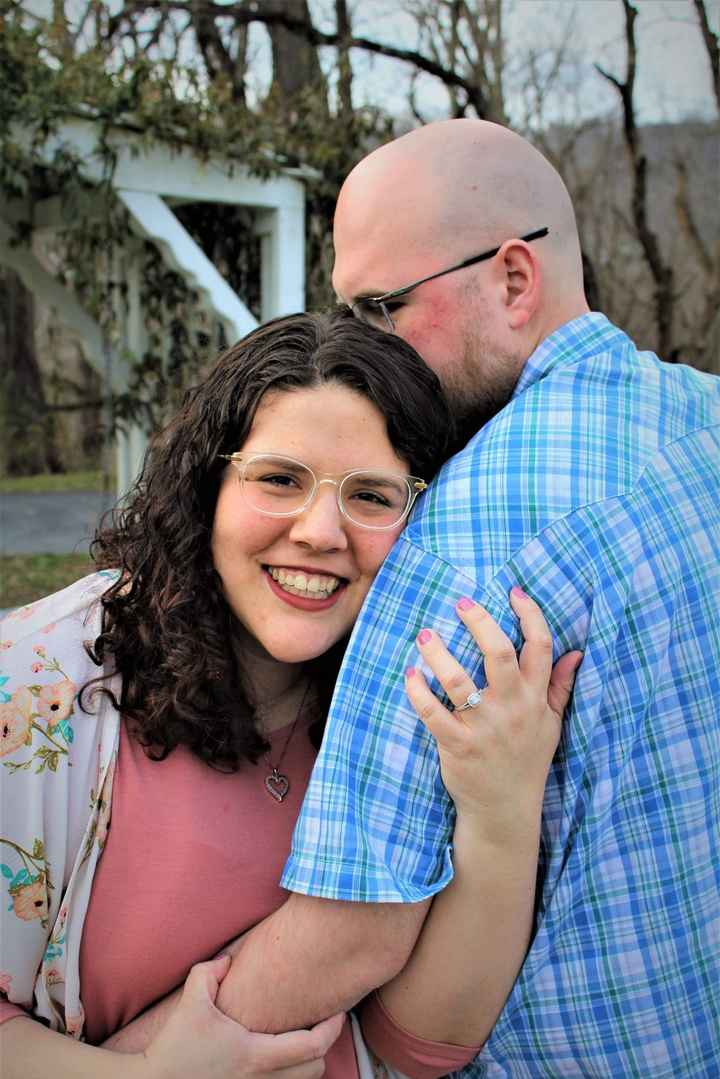 Engagement photo drop! 📸 1