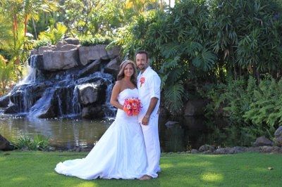 post your wedding  dress pic thanks.