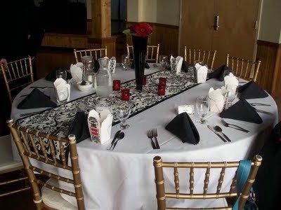 Table decor... Need some color!