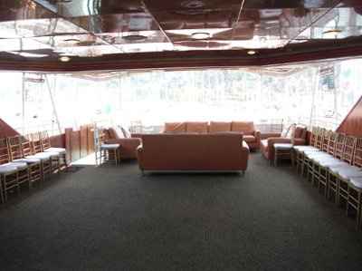 Boat ceremony decor