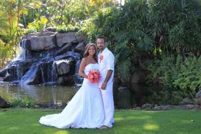 post your wedding  dress pic thanks.