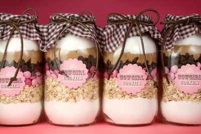 What are your favors??? Especially interested in what the DIY Brides are doing.!
